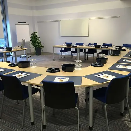 ホテル Livenwork & Coworking Gvz