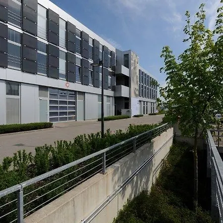 Livenwork & Coworking Gvz 호텔 4*