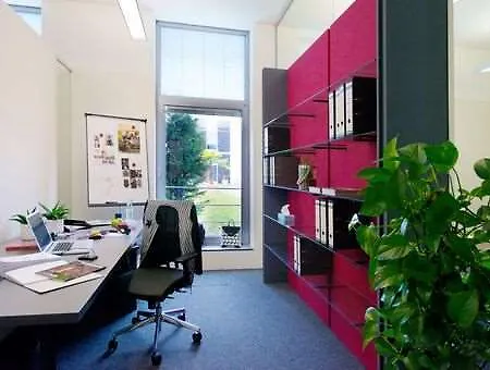 호텔 Livenwork & Coworking Gvz 4*
